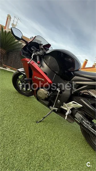 Honda CBR 1000 RR Fireblade – Vista 7