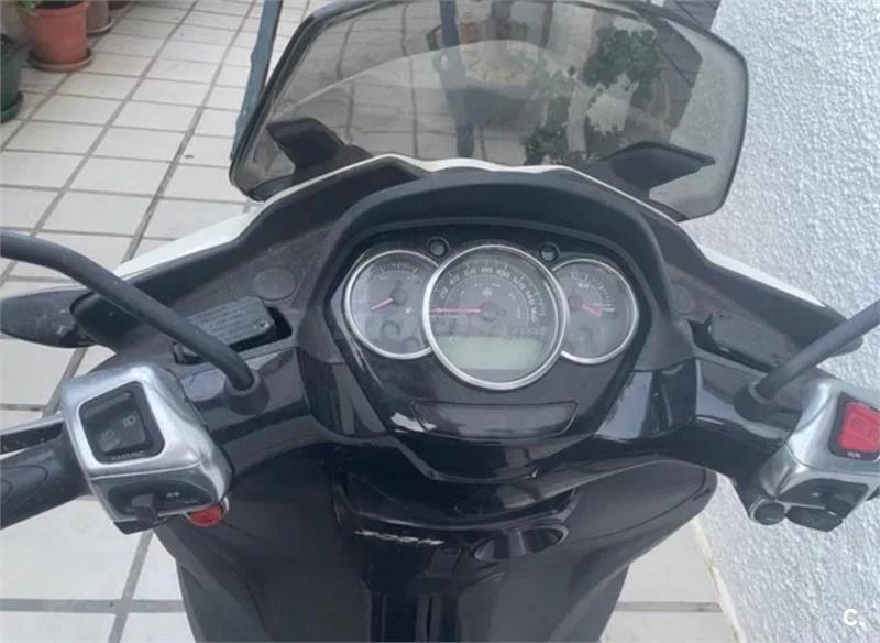 Piaggio MP3 Yourban 300 – Vista 4