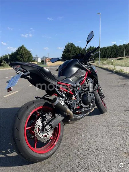 Kawasaki Z900 – Vista 7