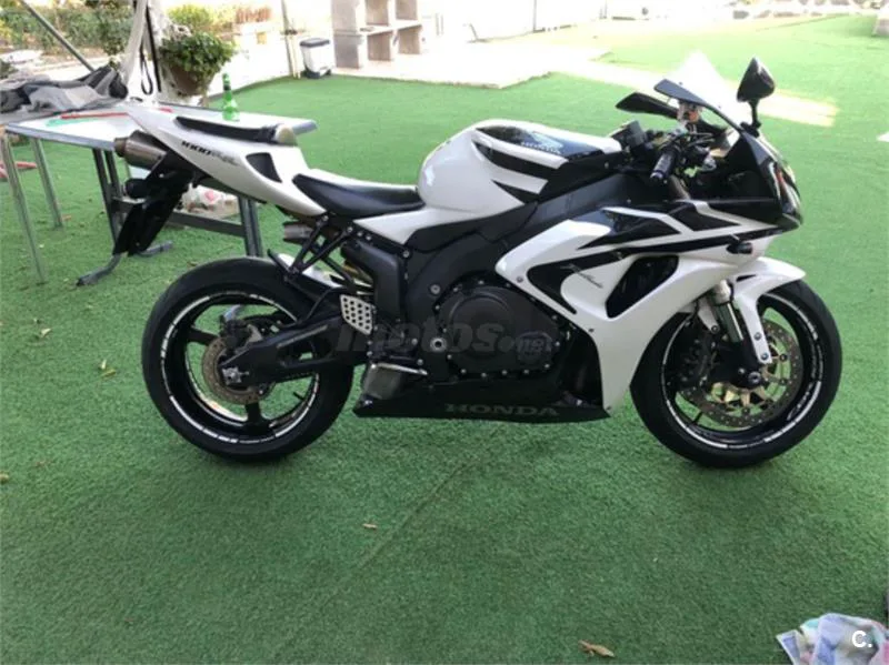 Honda CBR 1000 RR Fireblade – Vista 2