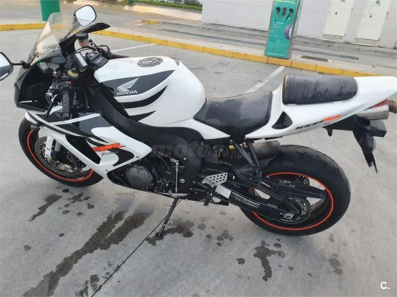 Honda CBR 1000 RR Fireblade – Vista 4