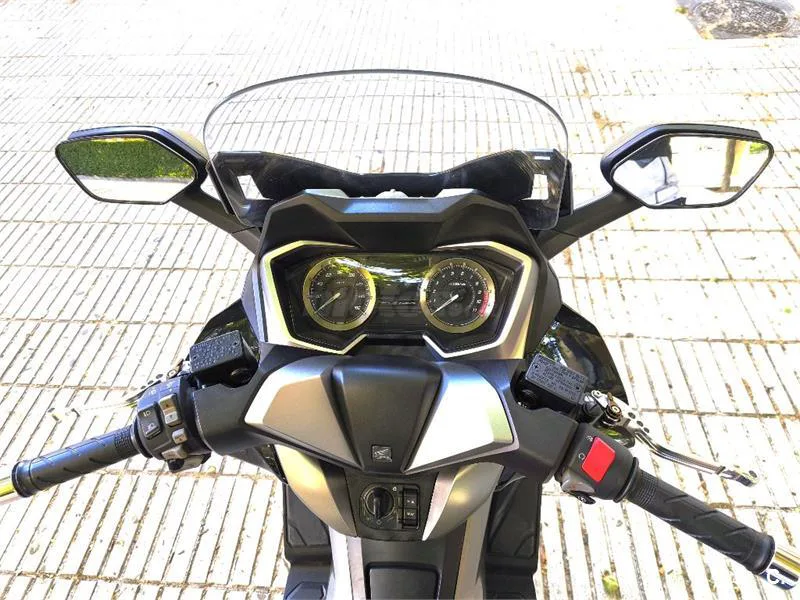 Honda Forza 350 – Vista 4