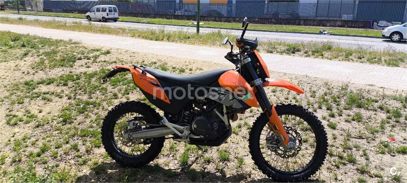 KTM 690 Enduro R – Vista 12