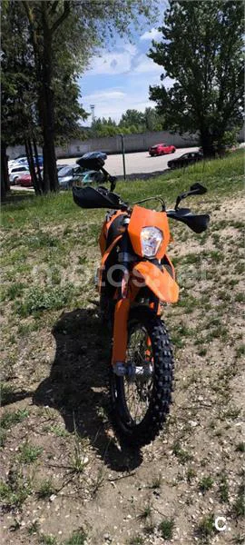 KTM 690 Enduro R – Vista 13
