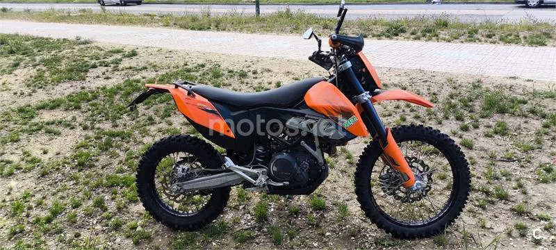 KTM 690 Enduro R – Vista 4