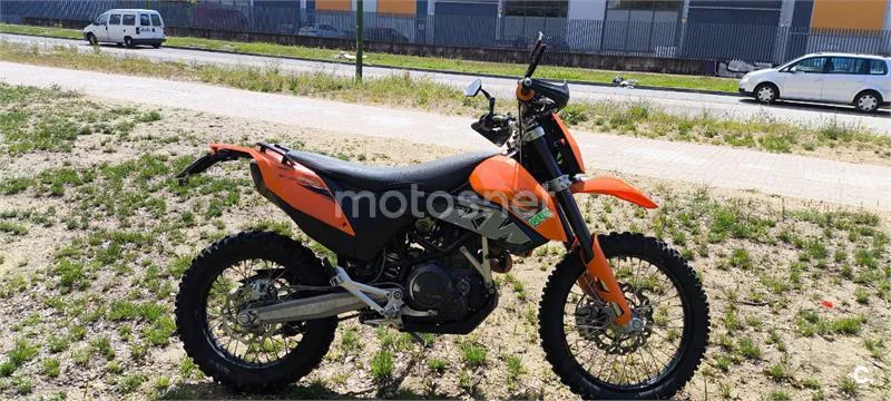 KTM 690 Enduro R – Vista 8