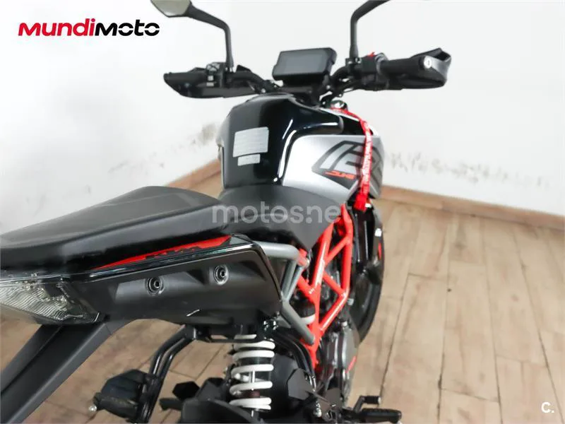 KTM 125 – Vista 4