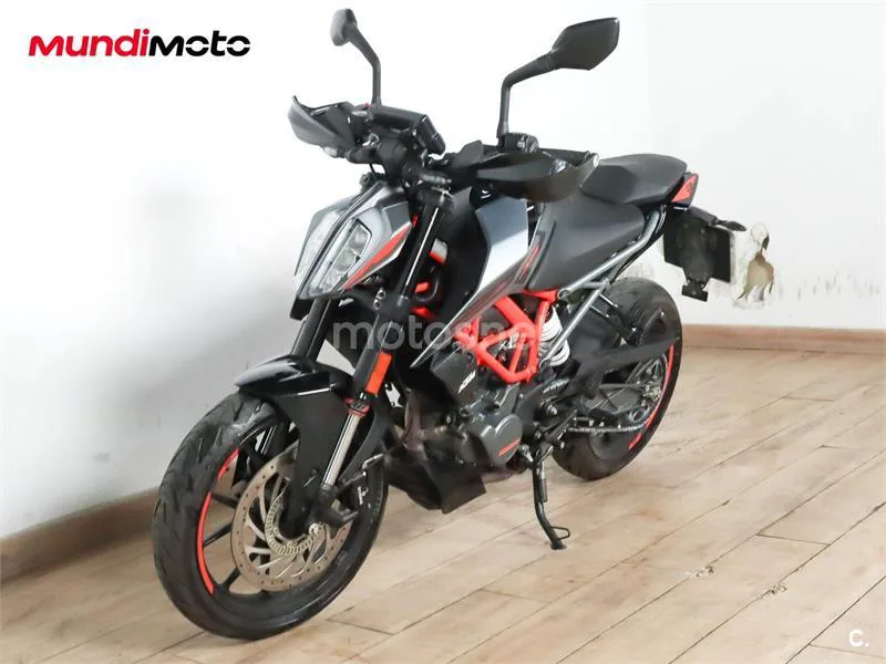 KTM 125 – Vista 7