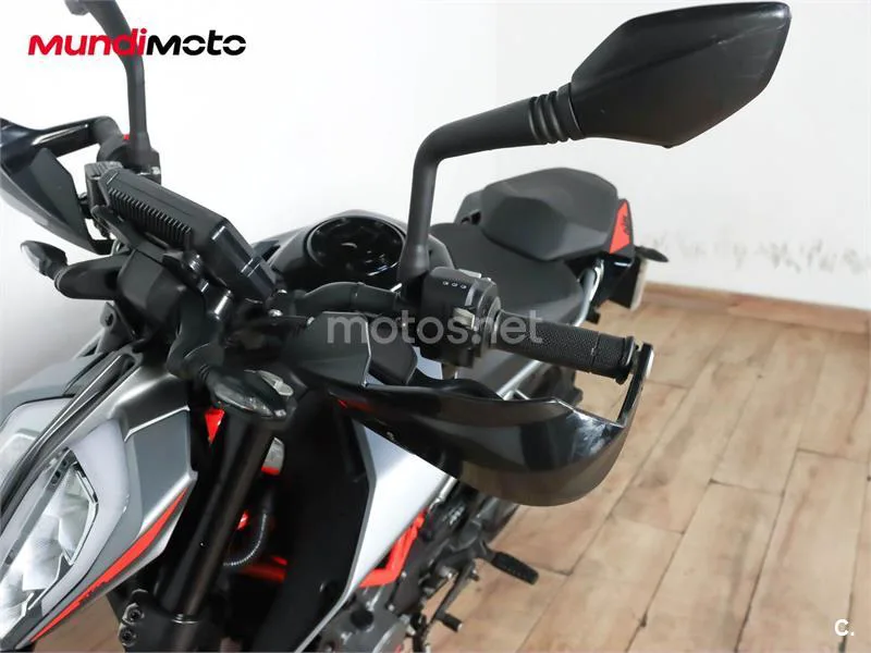 KTM 125 – Vista 10