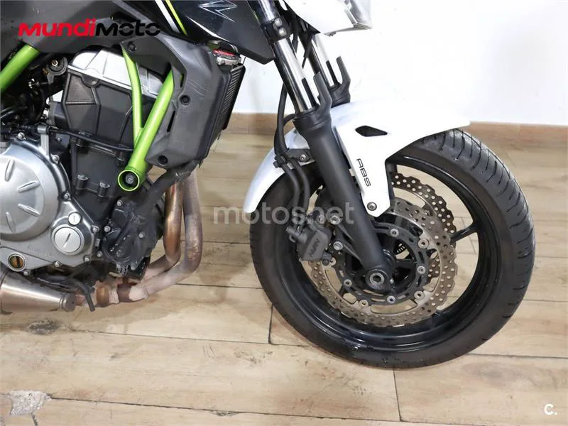 Kawasaki Z650 – Vista 41