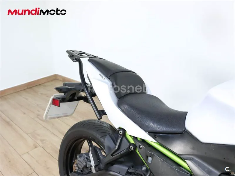 Kawasaki Z650 – Vista 42