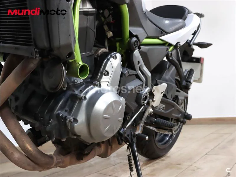 Kawasaki Z650 – Vista 10