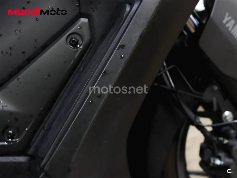Yamaha XMAX 300 – Vista 25