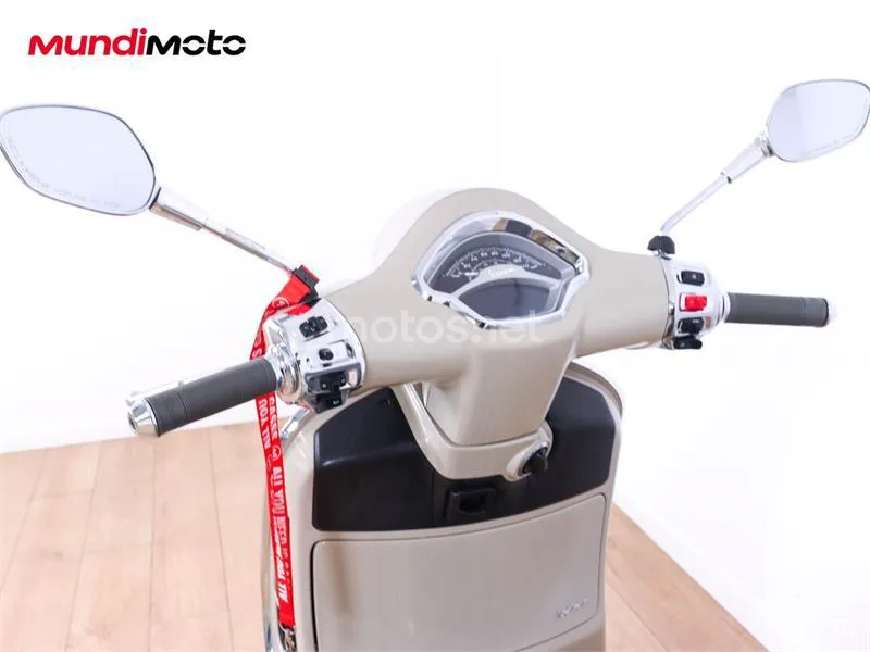 Vespa GTS 300 – Vista 11