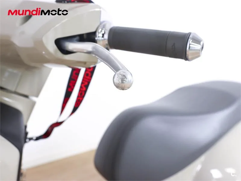 Vespa GTS 300 – Vista 13