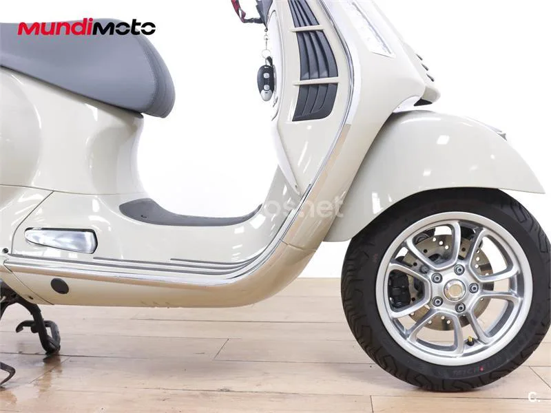 Vespa GTS 300 – Vista 17