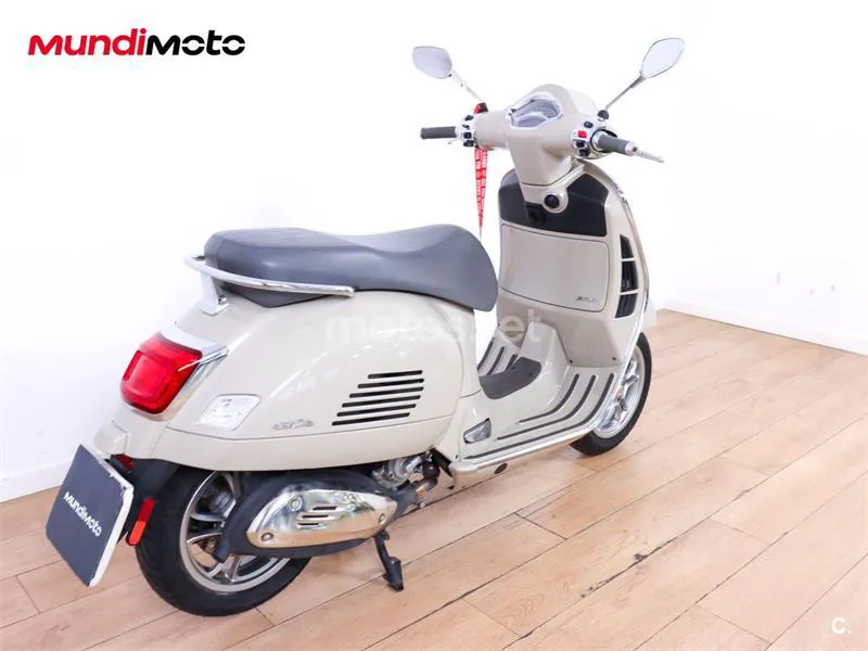 Vespa GTS 300 – Vista 3