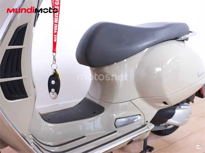 Vespa GTS 300 – Vista 10