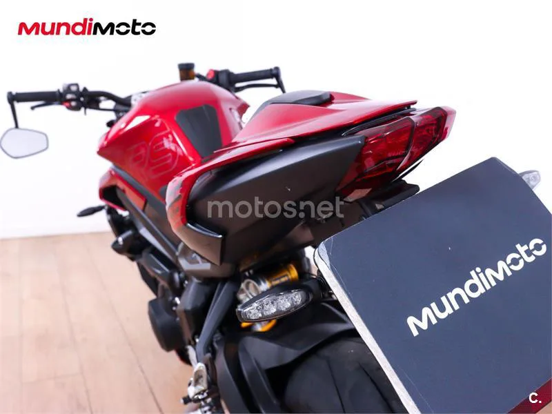 Triumph Street Triple – Vista 9