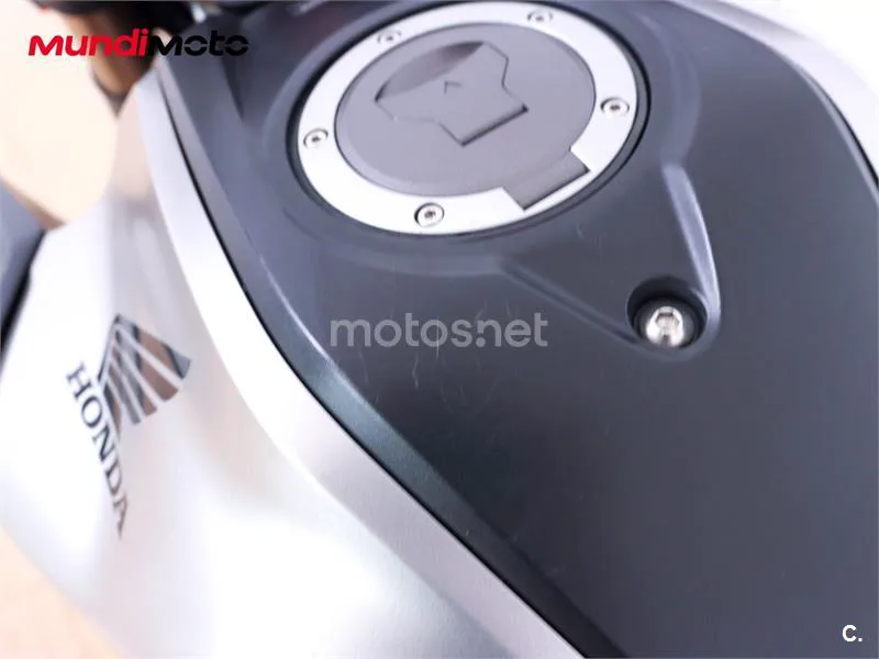 Honda CB 125 R – Vista 17
