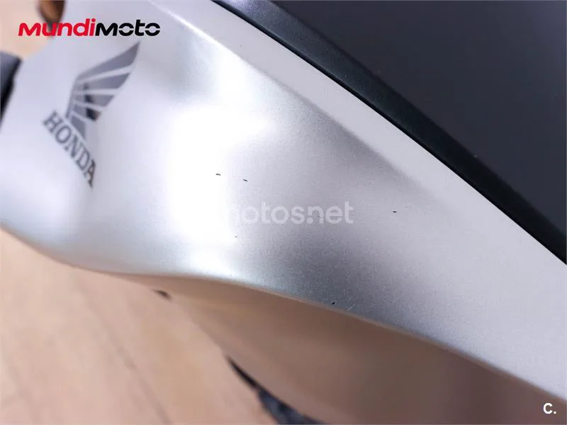 Honda CB 125 R – Vista 18