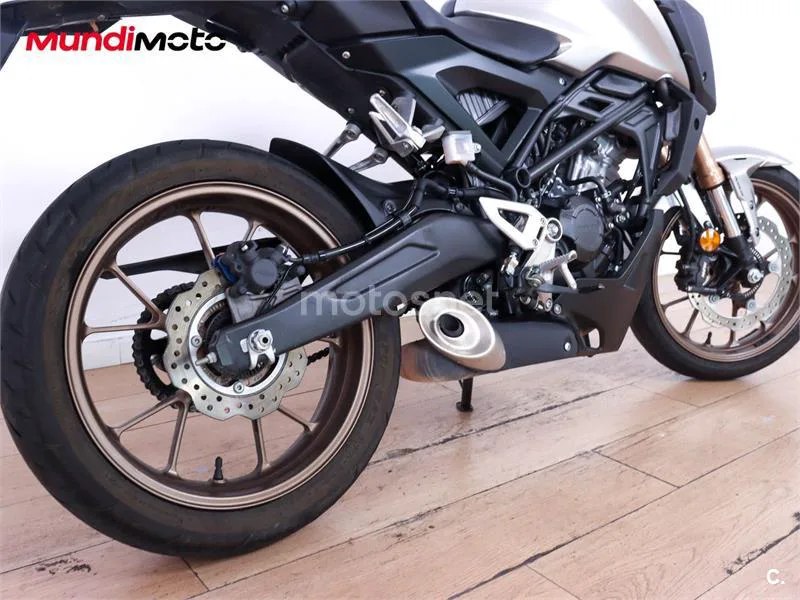 Honda CB 125 R – Vista 4