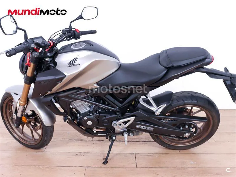 Honda CB 125 R – Vista 6