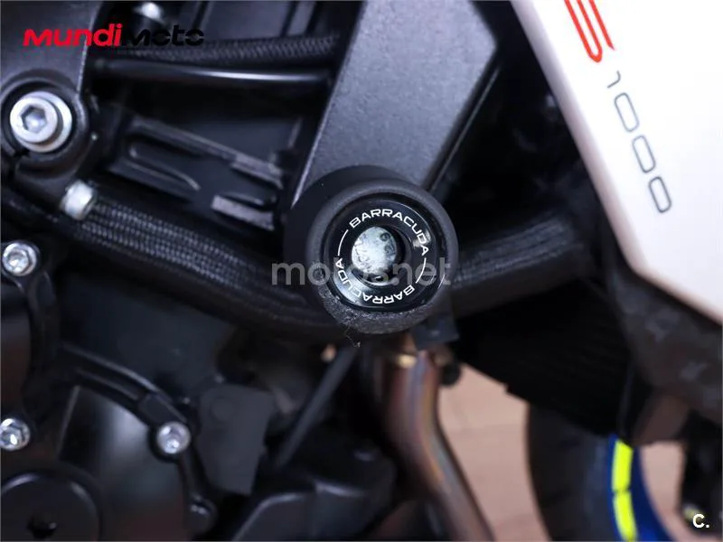 Suzuki GSX-S – Vista 13
