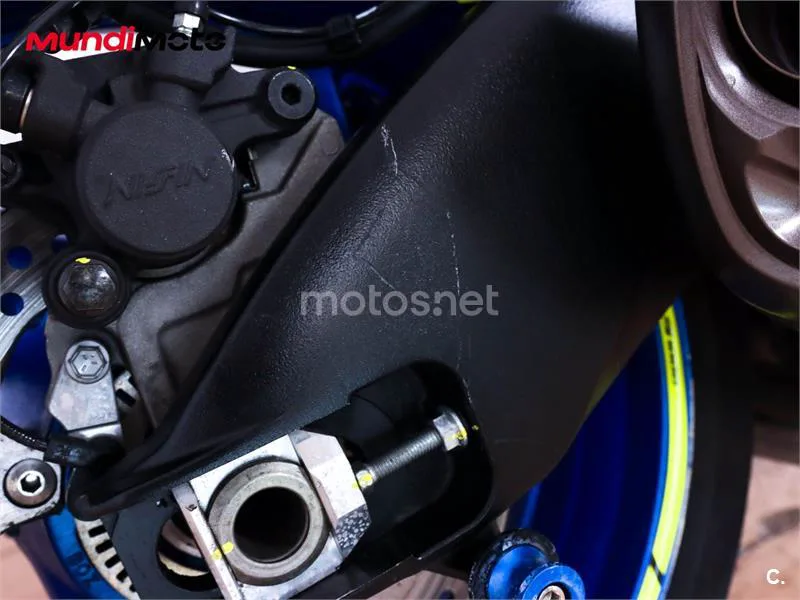 Suzuki GSX-S – Vista 16
