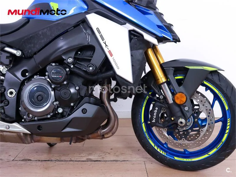 Suzuki GSX-S – Vista 17