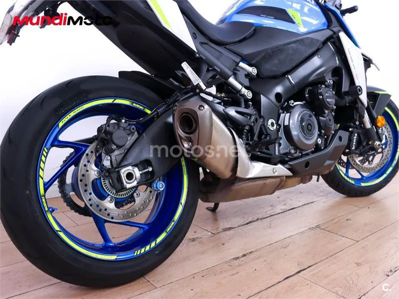 Suzuki GSX-S – Vista 4