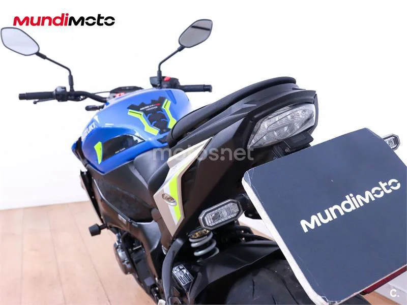 Suzuki GSX-S – Vista 9