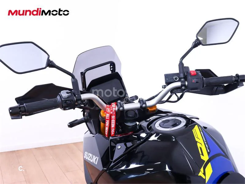 Suzuki V-Strom 800 – Vista 12