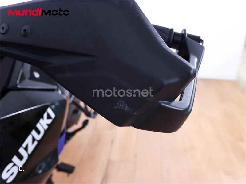 Suzuki V-Strom 800 – Vista 24