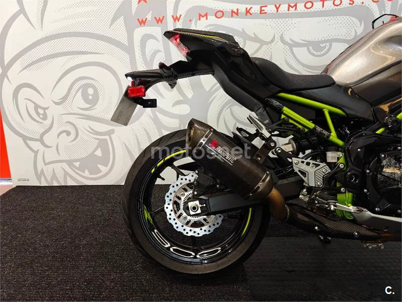 Kawasaki Z900 – Vista 13