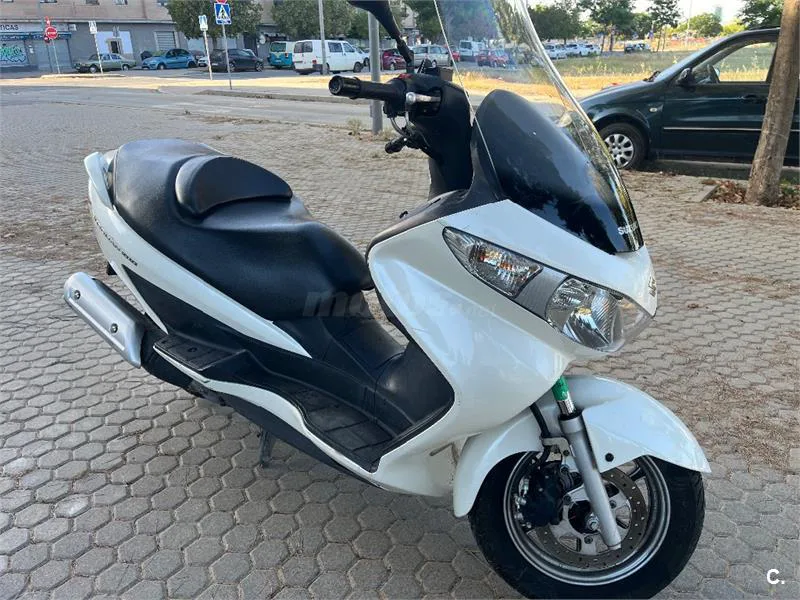 Suzuki Burgman 200 – Vista 2