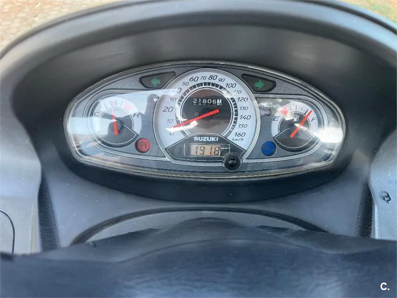 Suzuki Burgman 200 – Vista 11
