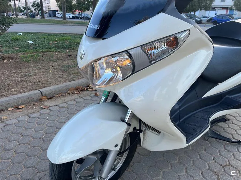 Suzuki Burgman 200 – Vista 7