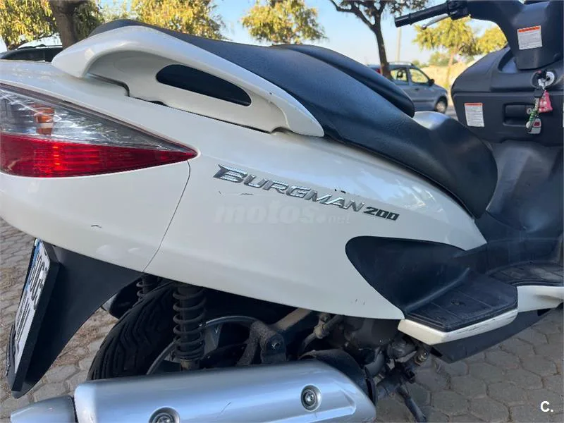 Suzuki Burgman 200 – Vista 8