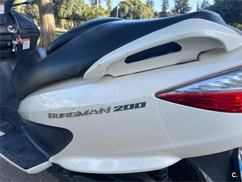 Suzuki Burgman 200 – Vista 9