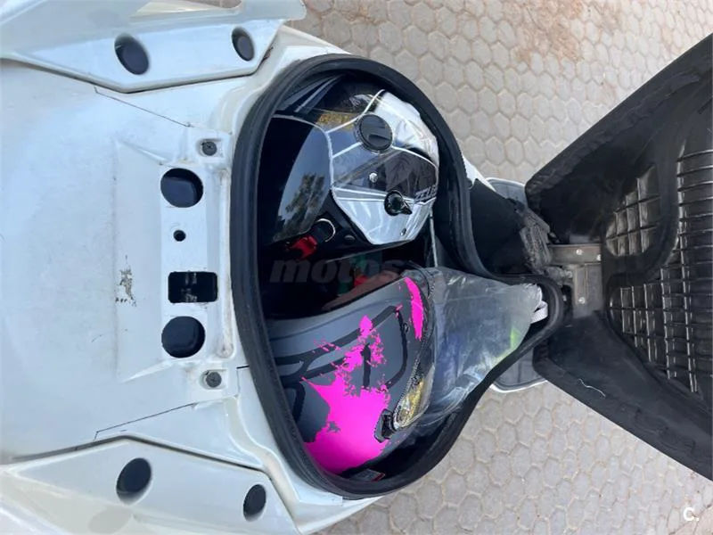 Suzuki Burgman 200 – Vista 10