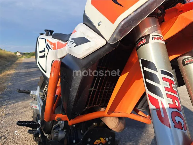 KTM 690 Enduro R – Vista 6