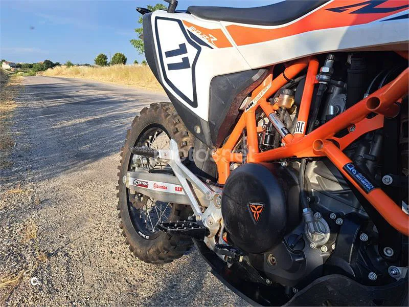 KTM 690 Enduro R – Vista 8