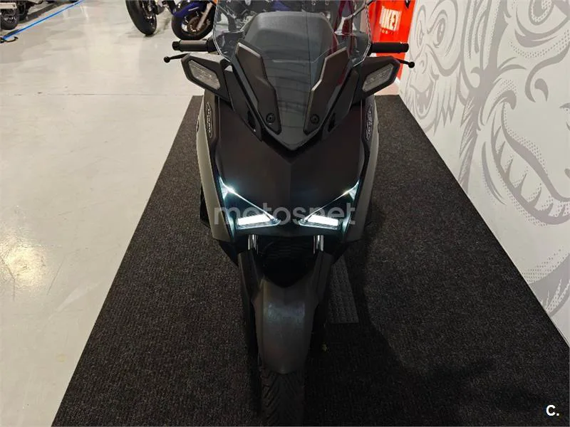 Yamaha XMAX 300 – Vista 4