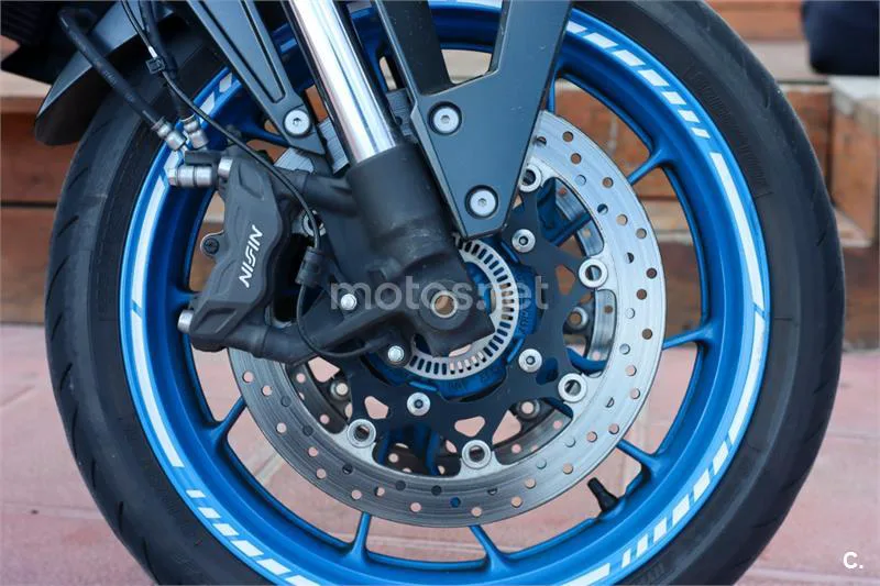 Suzuki GSX-8S – Vista 6