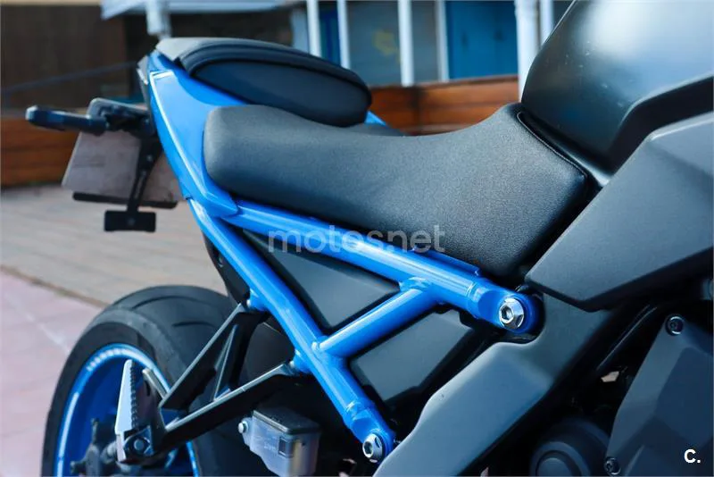 Suzuki GSX-8S – Vista 7
