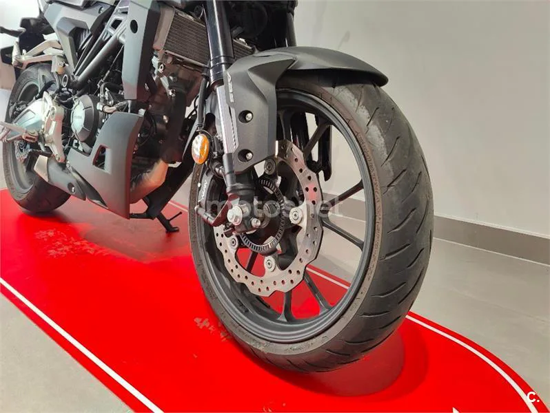 Honda CB 125 R – Vista 5