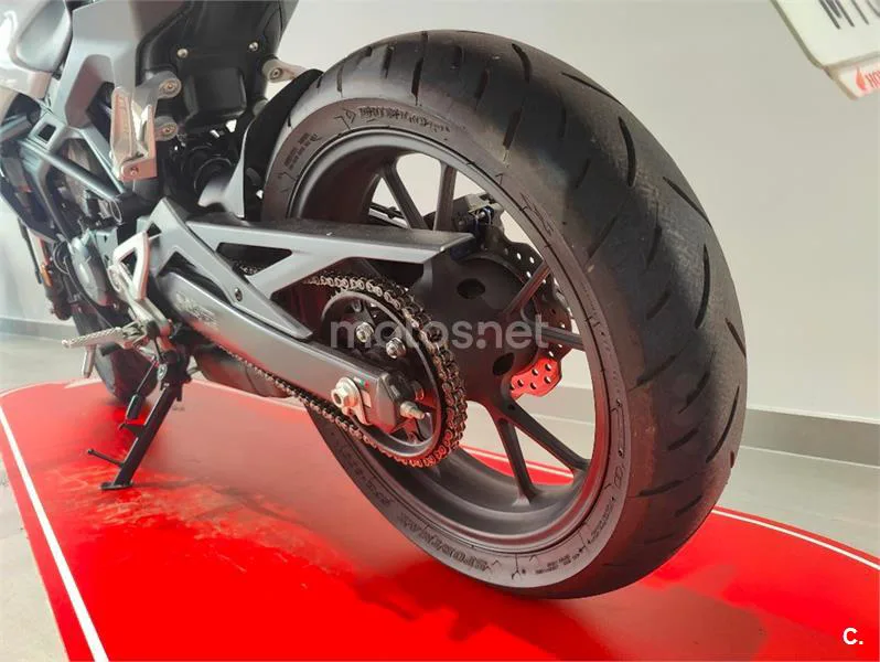 Honda CB 125 R – Vista 6
