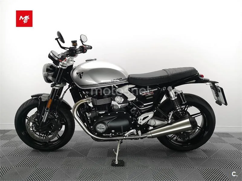 Triumph Speed Twin 1200 – Vista 14