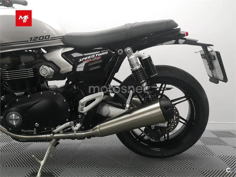 Triumph Speed Twin 1200 – Vista 18